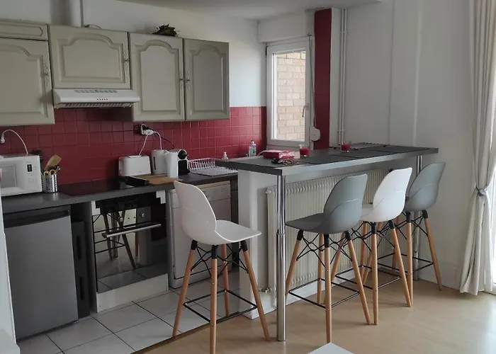 Apartment Escapade Face A La